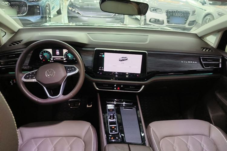 Used Volkswagen Viloran 2024 380TSI Premium Edition Center Console