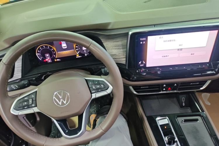Used Volkswagen Viloran 2024 380TSI Luxury Edition Center Console