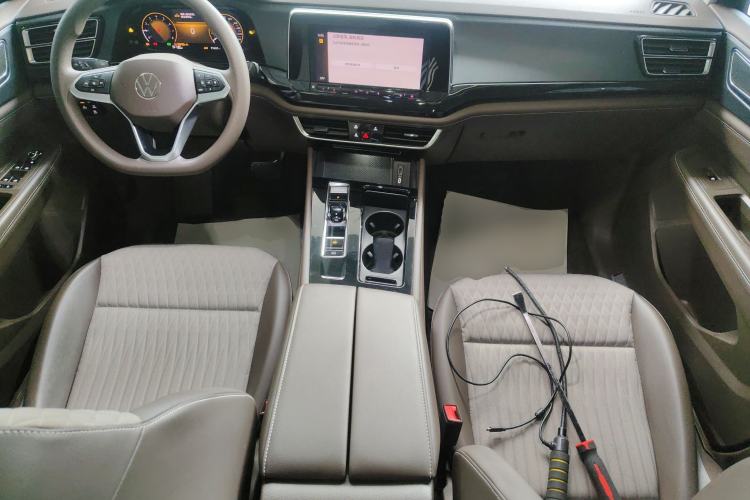 Used Volkswagen Viloran 2024 330TSI Business Edition Center Console