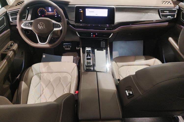 Used Volkswagen Viloran 2024 380TSI Premium Edition Center Console