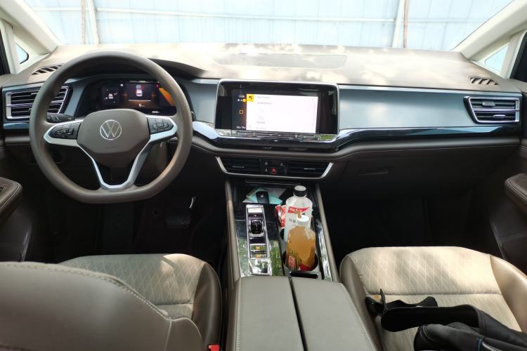 Used Volkswagen Viloran 2024 330TSI Business Edition Center Console