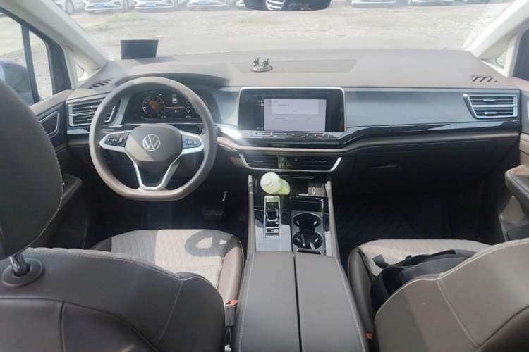 Used Volkswagen Viloran 2024 330TSI Business Edition Center Console