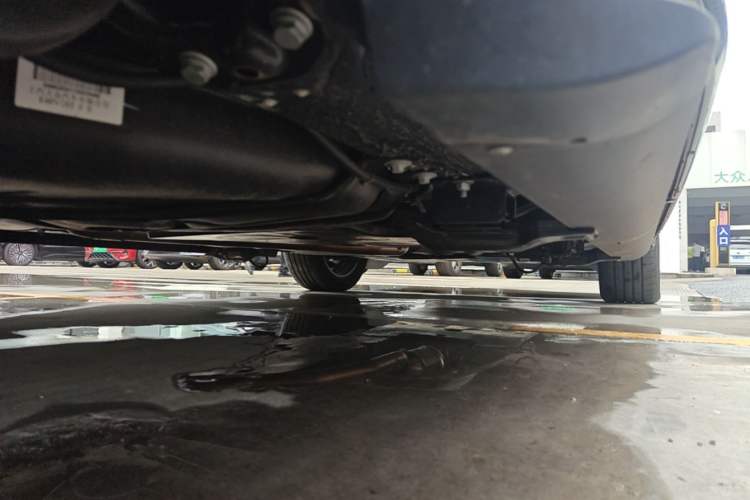 Used Volkswagen Viloran 2024 380TSI Premium Edition Chassis Rear Right