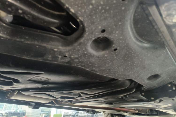 Used Volkswagen Viloran 2024 380TSI Premium Edition Chassis Rear Right