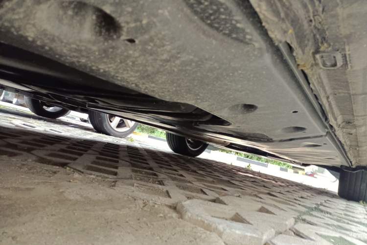 Used Volkswagen Viloran 2024 380TSI Premium Edition Chassis Rear Right