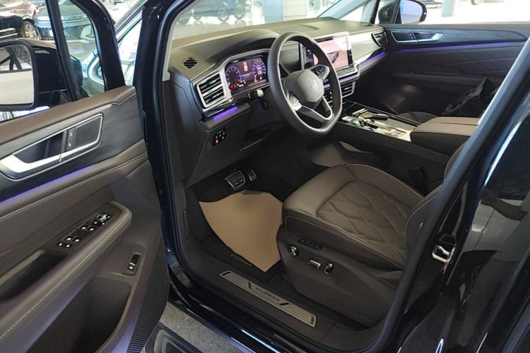 Used Volkswagen Viloran 2024 380TSI Premium Edition Driver Seat
