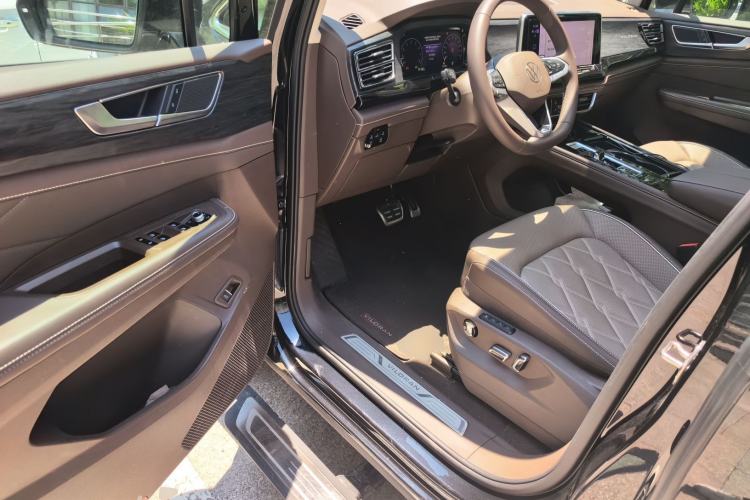 Used Volkswagen Viloran 2024 380TSI Premium Edition Driver Seat