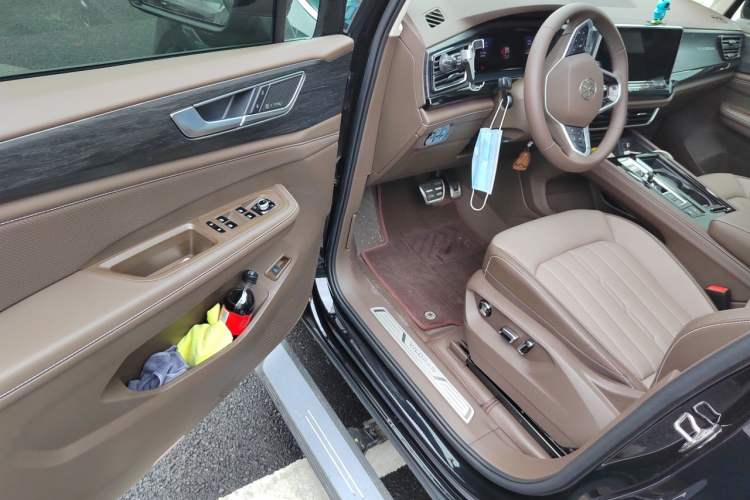 Used Volkswagen Viloran 2024 380TSI Luxury Edition Driver Seat
