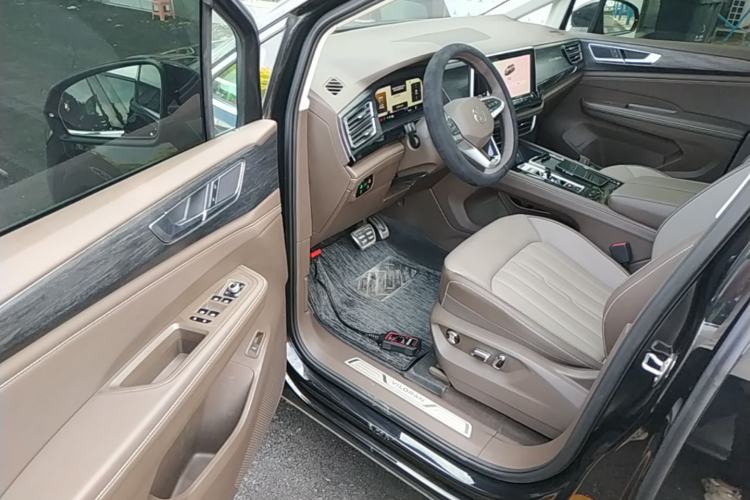 Used Volkswagen Viloran 2024 380TSI Luxury Edition Driver Seat