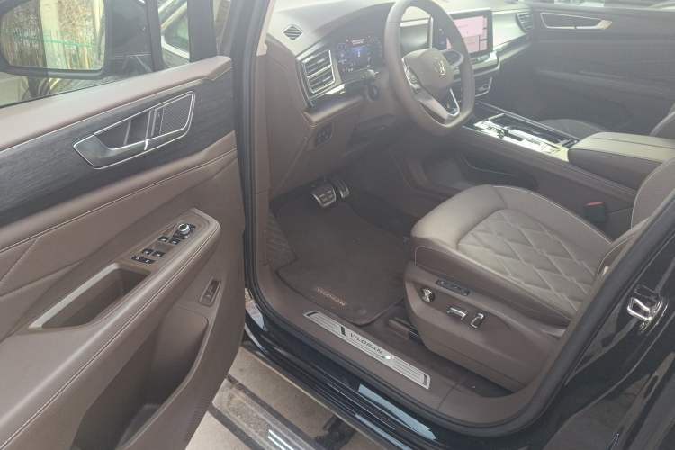 Used Volkswagen Viloran 2024 380TSI Premium Edition Driver Seat
