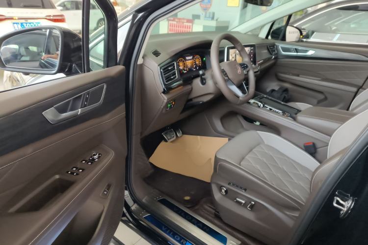Used Volkswagen Viloran 2024 380TSI Premium Edition Driver Seat
