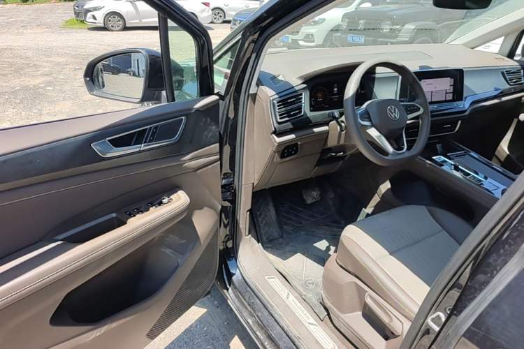 Used Volkswagen Viloran 2024 330TSI Business Edition Driver Seat