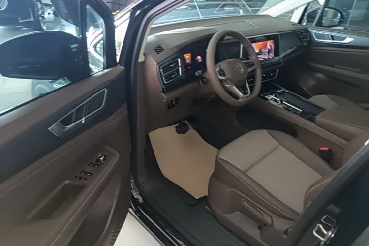 Used Volkswagen Viloran 2024 330TSI Business Edition Driver Seat