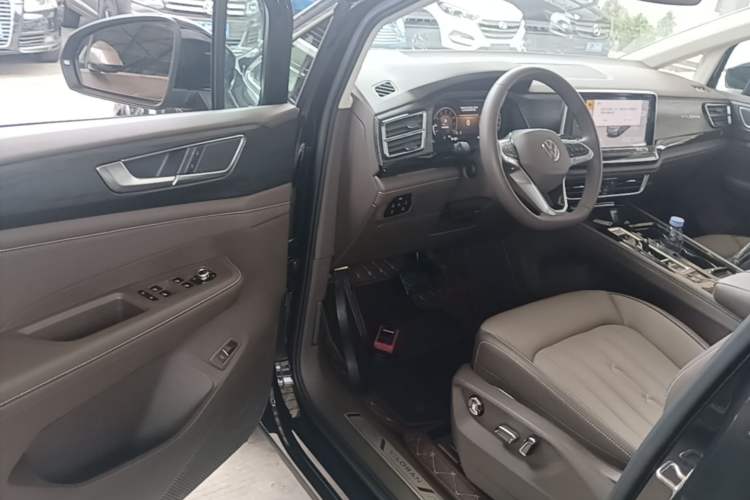 Used Volkswagen Viloran 2024 330TSI Luxury Edition Driver Seat