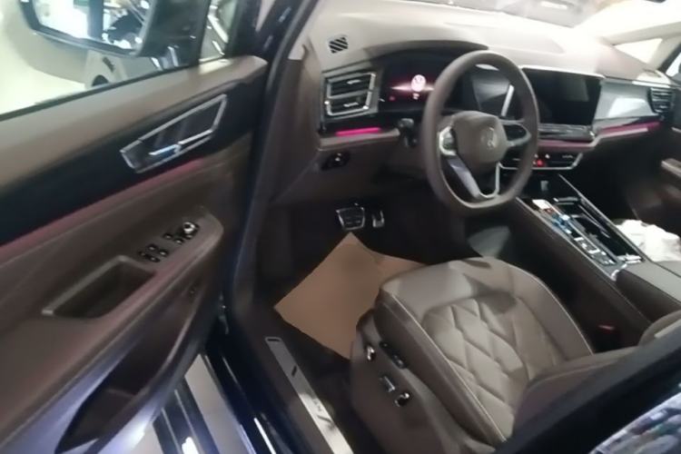 Used Volkswagen Viloran 2024 380TSI Premium Edition Driver Seat