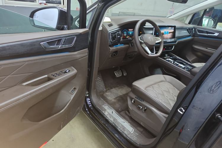 Used Volkswagen Viloran 2024 380TSI Premium Edition Driver Seat