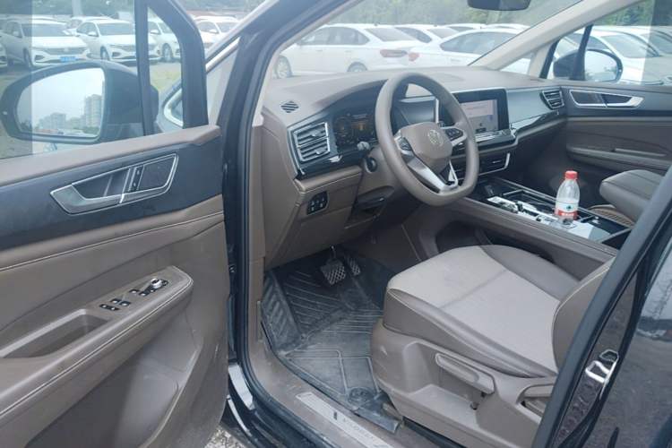 Used Volkswagen Viloran 2024 330TSI Business Edition Driver Seat