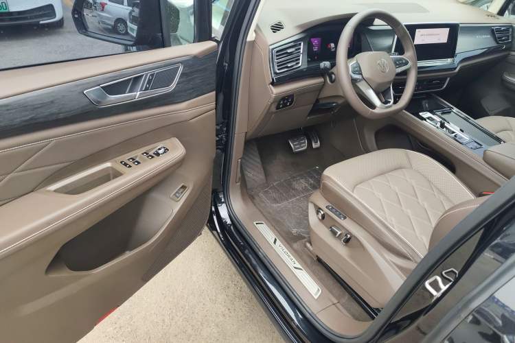 Used Volkswagen Viloran 2024 380TSI Premium Edition Driver Seat