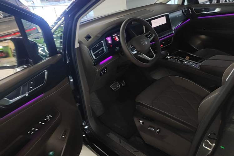 Used Volkswagen Viloran 2024 380TSI Premium Edition Driver Seat