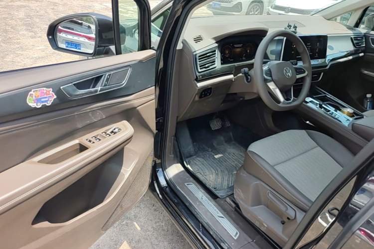 Used Volkswagen Viloran 2024 330TSI Business Edition Driver Seat