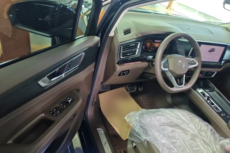 Used Volkswagen Viloran 2024 380TSI Luxury Edition Driver Seat