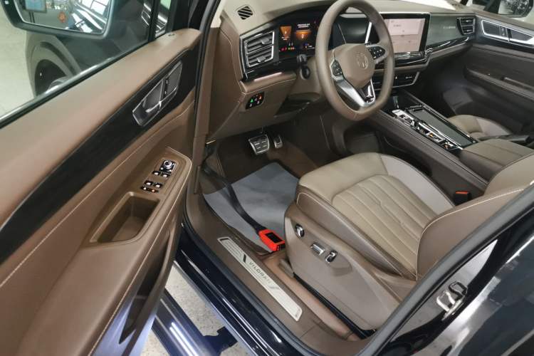 Used Volkswagen Viloran 2024 380TSI Luxury Edition Driver Seat