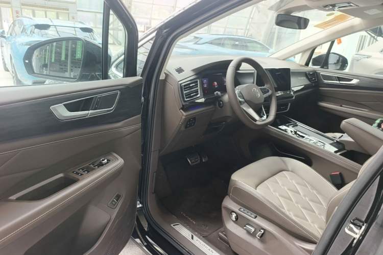 Used Volkswagen Viloran 2024 380TSI Premium Edition Driver Seat