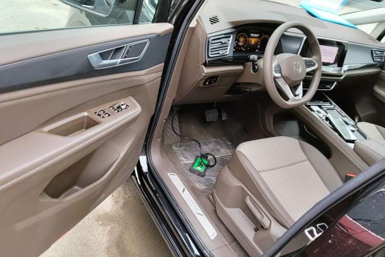 Used Volkswagen Viloran 2024 330TSI Business Edition Driver Seat