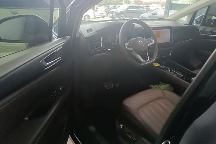 Used Volkswagen Viloran 2024 380TSI Luxury Edition Driver Seat