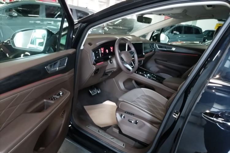 Used Volkswagen Viloran 2024 380TSI Premium Edition Driver Seat