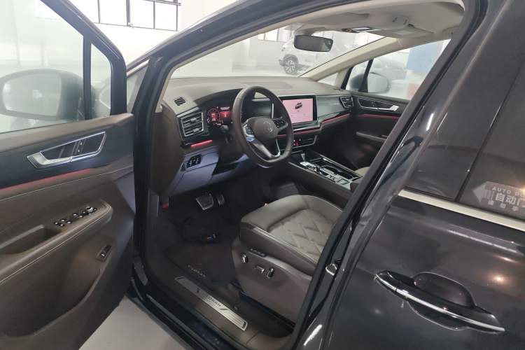 Used Volkswagen Viloran 2024 380TSI Premium Edition Driver Seat