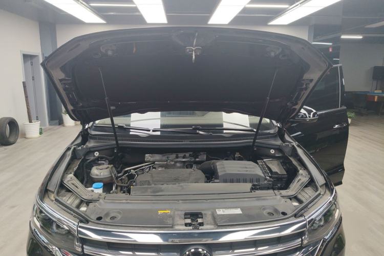 Used Volkswagen Viloran 2024 380TSI Premium Edition Engine Bay