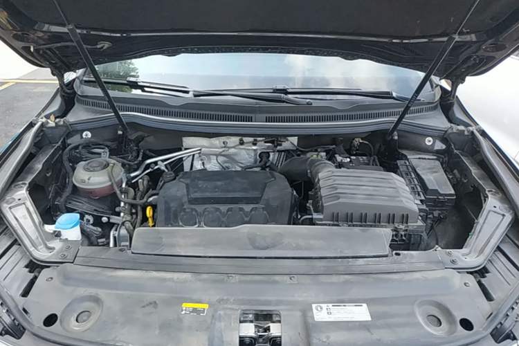 Used Volkswagen Viloran 2024 380TSI Luxury Edition Engine Bay