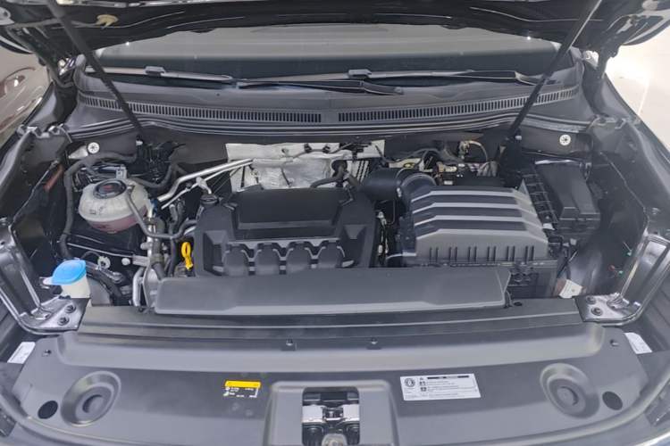 Used Volkswagen Viloran 2024 380TSI Premium Edition Engine Bay