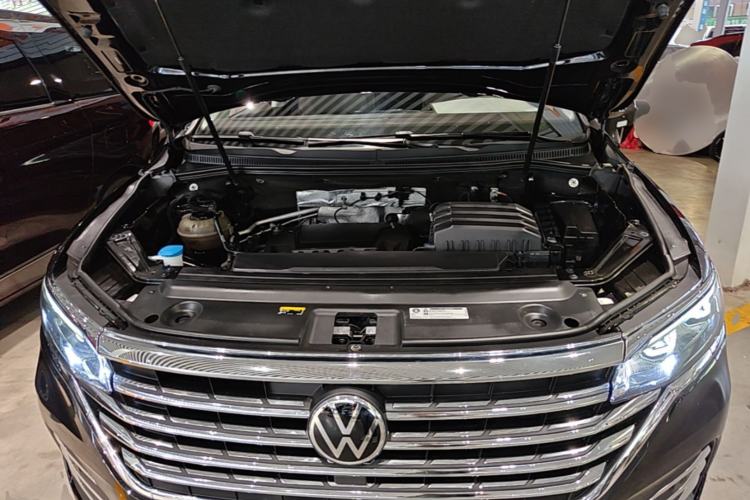 Used Volkswagen Viloran 2024 380TSI Premium Edition Engine Bay