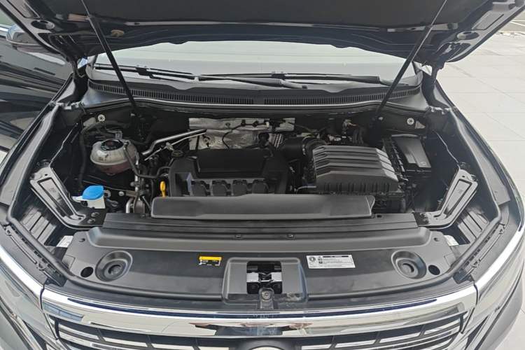 Used Volkswagen Viloran 2024 380TSI Premium Edition Engine Bay