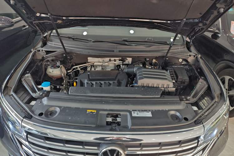 Used Volkswagen Viloran 2024 380TSI Premium Edition Engine Bay
