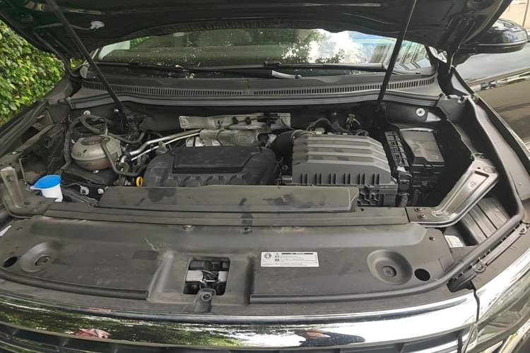 Used Volkswagen Viloran 2024 380TSI Premium Edition Engine Bay