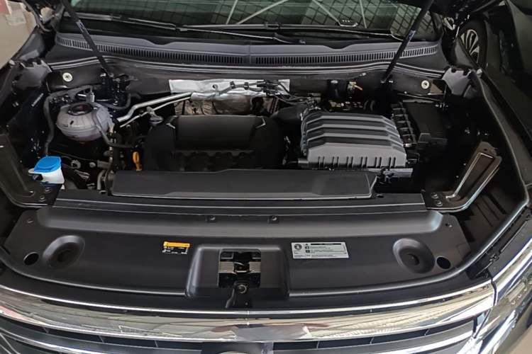 Used Volkswagen Viloran 2024 330TSI Business Edition Engine Bay