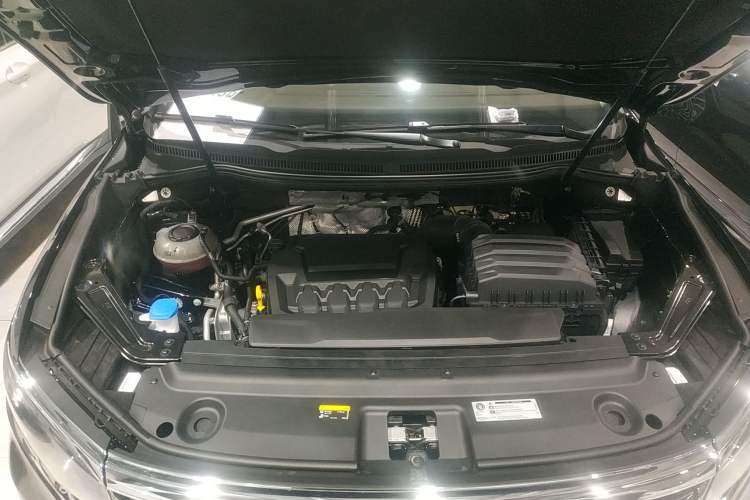 Used Volkswagen Viloran 2024 380TSI Premium Edition Engine Bay