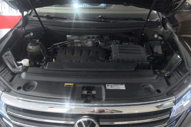 Used Volkswagen Viloran 2024 330TSI Luxury Edition Engine Bay