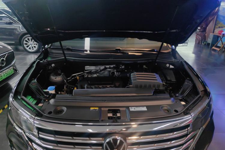 Used Volkswagen Viloran 2024 380TSI Premium Edition Engine Bay