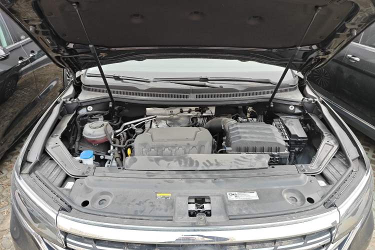 Used Volkswagen Viloran 2024 380TSI Premium Edition Engine Bay