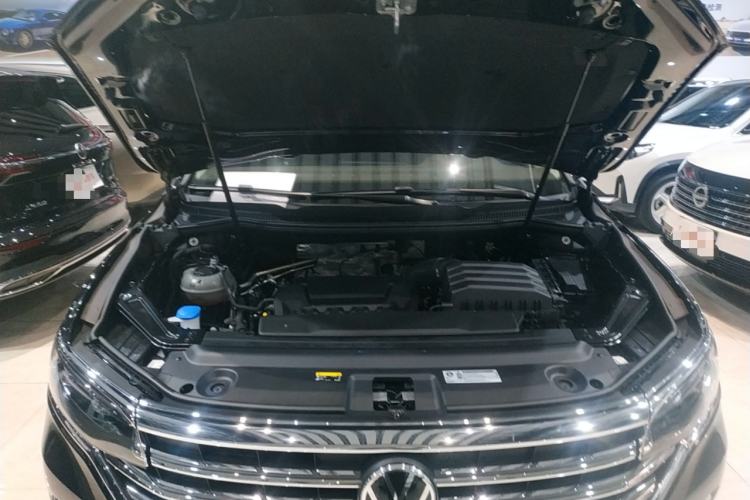 Used Volkswagen Viloran 2024 380TSI Premium Edition Engine Bay