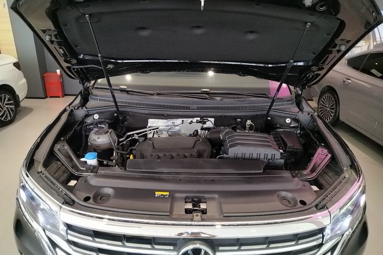 Used Volkswagen Viloran 2024 380TSI Premium Edition Engine Bay
