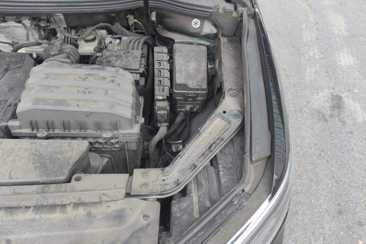 Used Volkswagen Viloran 2024 330TSI Business Edition Engine Bay Left