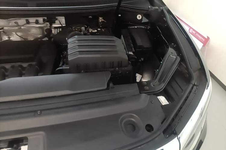 Used Volkswagen Viloran 2024 380TSI Premium Edition Engine Bay Left