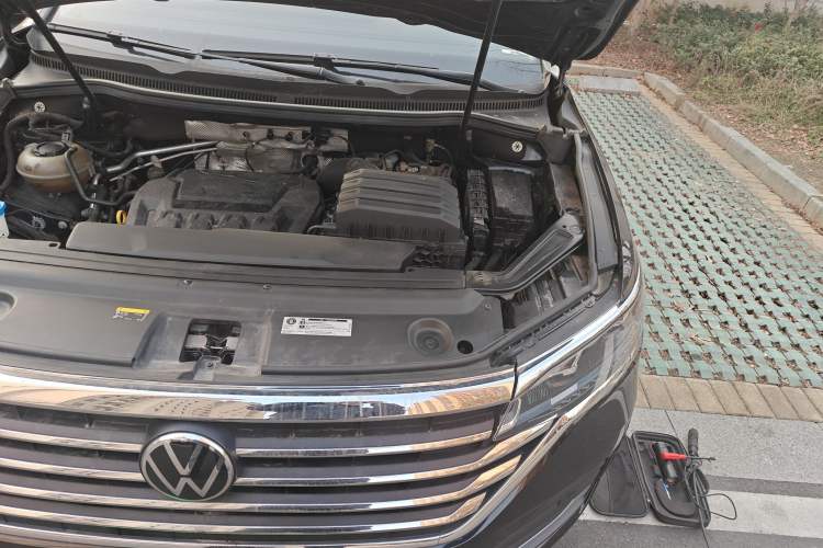 Used Volkswagen Viloran 2024 380TSI Luxury Edition Engine Bay Left