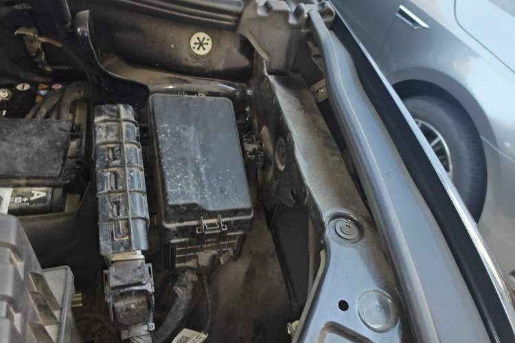 Used Volkswagen Viloran 2024 380TSI Luxury Edition Engine Bay Left