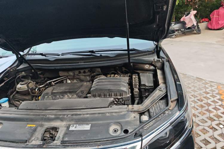 Used Volkswagen Viloran 2024 380TSI Premium Edition Engine Bay Left